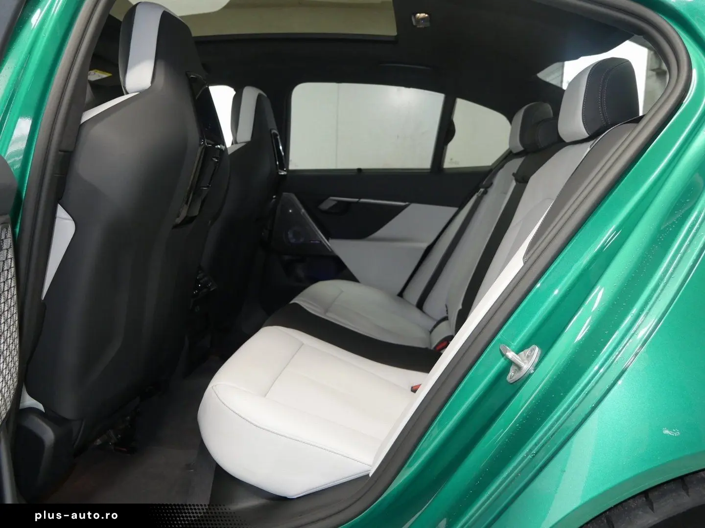 BMW M5 Limousine  Sitzbelüftung  Glasdach  Bowers&Wi