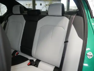 BMW M5 Limousine  Sitzbelüftung  Glasdach  Bowers&Wi