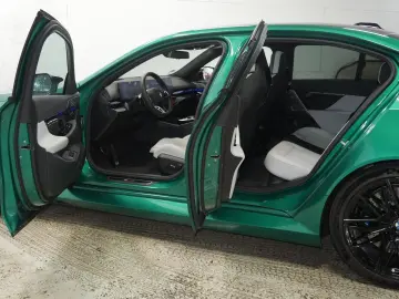 BMW M5 Limousine  Sitzbelüftung  Glasdach  Bowers&Wi