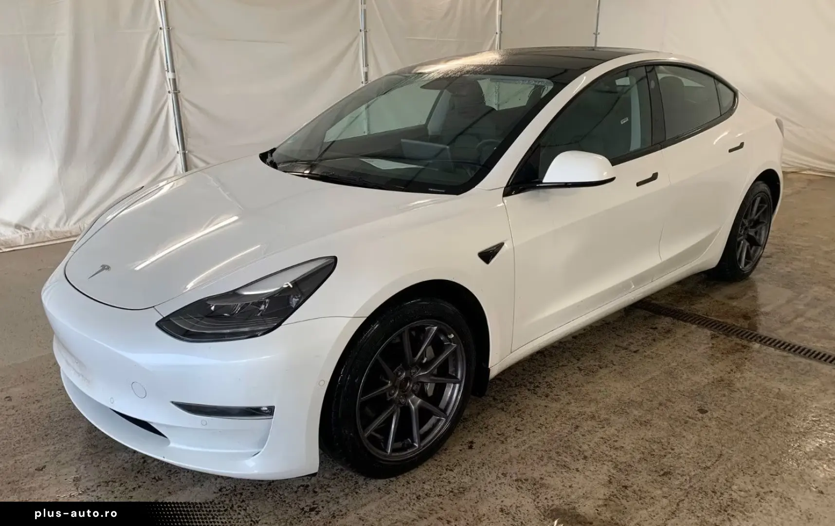 TESLA Model 3 Dual AWD Wärmepumpe Autopilot 3 Kam Pano