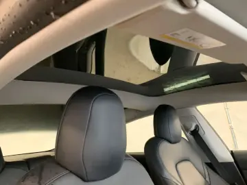 TESLA Model 3 Dual AWD Wärmepumpe Autopilot 3 Kam Pano
