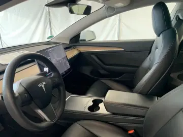 TESLA Model 3 Dual AWD Wärmepumpe Autopilot 3 Kam Pano