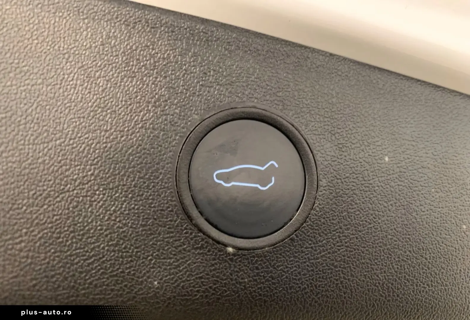 TESLA Model 3 Dual AWD Wärmepumpe Autopilot 3 Kam Pano