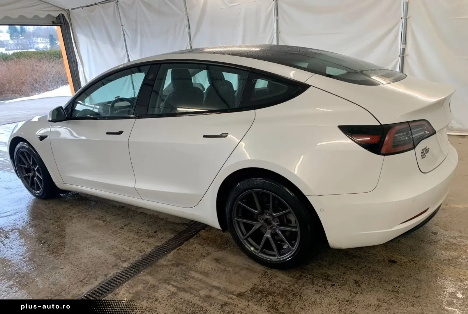 TESLA Model 3 Dual AWD Wärmepumpe Autopilot 3 Kam Pano