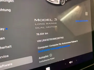TESLA Model 3 Dual AWD Wärmepumpe Autopilot 3 Kam Pano