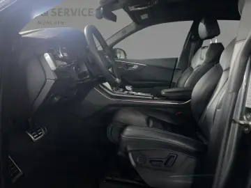 AUDI SQ8 4.0V8 competition plus quattro AHK LUFT PANO