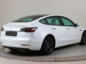 TESLA Tesla Model 3 Long Range AWD