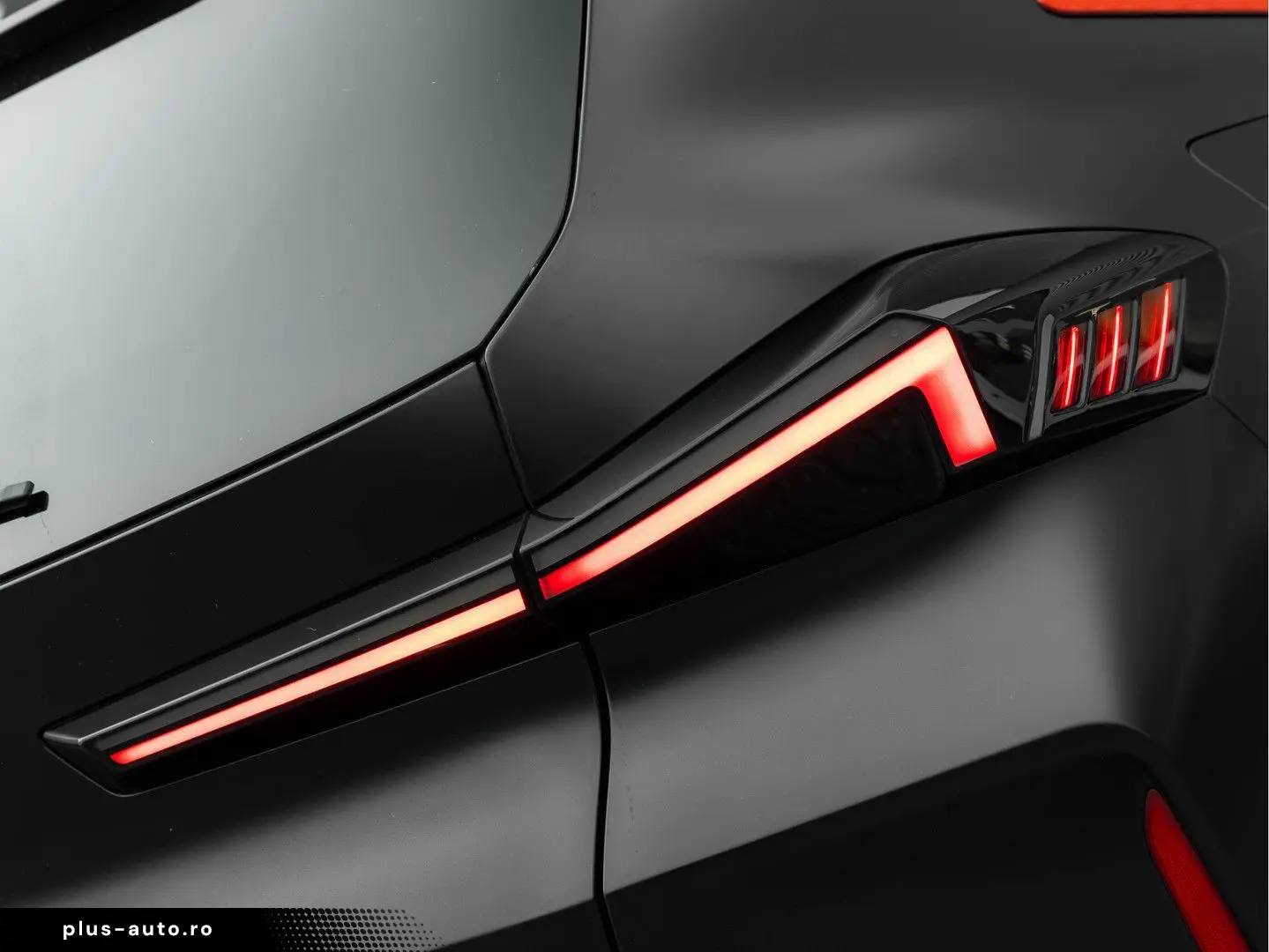 BMW XM PHEV Label Red - Edition 1 500 - Bowers & Wil