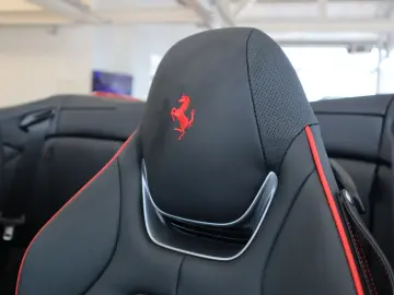 FERRARI Portofino M 3.9T V8 Rosso Cavallino Scuderia 20