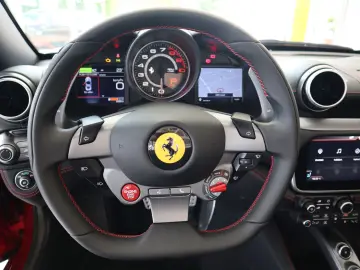 FERRARI Portofino M 3.9T V8 Rosso Cavallino Scuderia 20