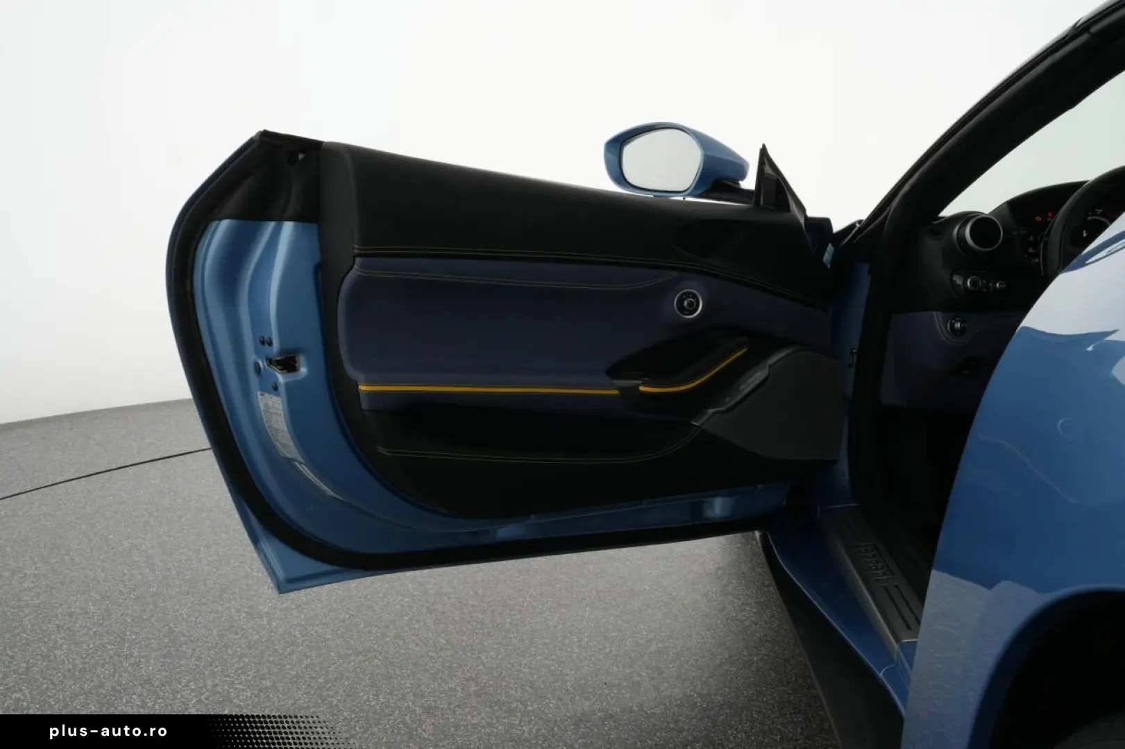 FERRARI Portofino M Sonderfarbe Avio met.