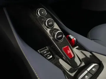 FERRARI Portofino M Sonderfarbe Avio met.