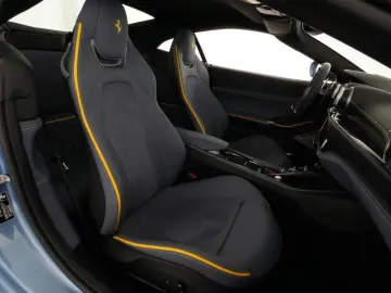 FERRARI Portofino M Sonderfarbe Avio met.