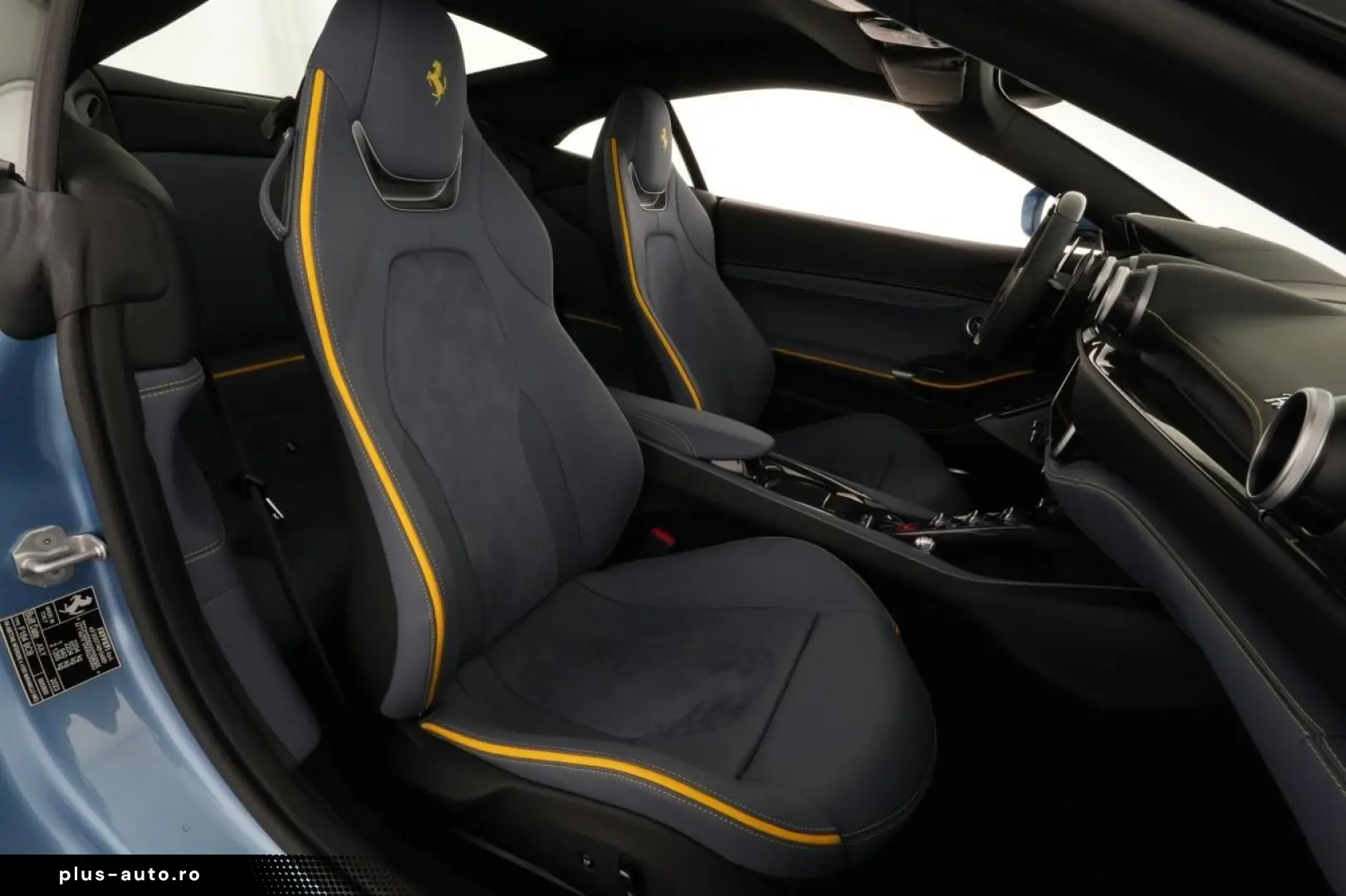 FERRARI Portofino M Sonderfarbe Avio met.