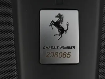 FERRARI Portofino M Sonderfarbe Avio met.