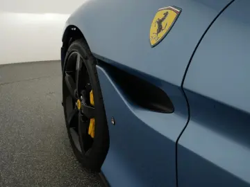 FERRARI Portofino M Sonderfarbe Avio met.