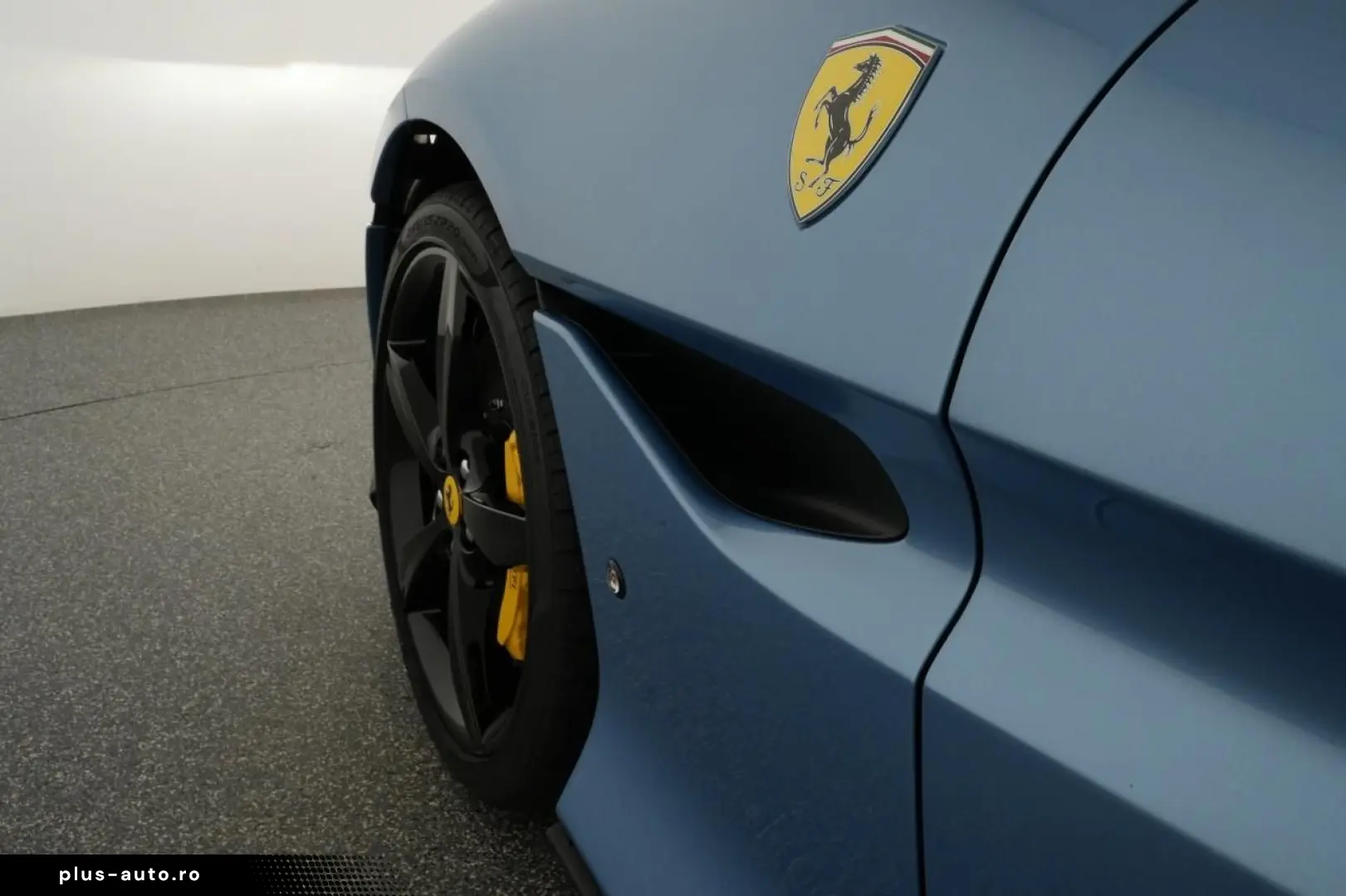 FERRARI Portofino M Sonderfarbe Avio met.