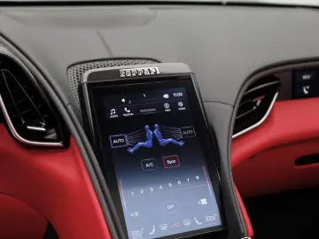 FERRARI Roma Spider - NERO PUROSANGUE - FERRARI HAMBURG