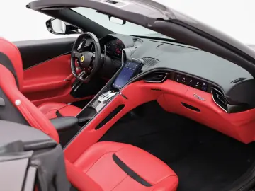 FERRARI Roma Spider - NERO PUROSANGUE - FERRARI HAMBURG