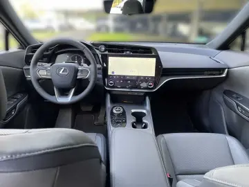 LEXUS RZ 450e Launch Paket  Design-Pak  PANO  LED