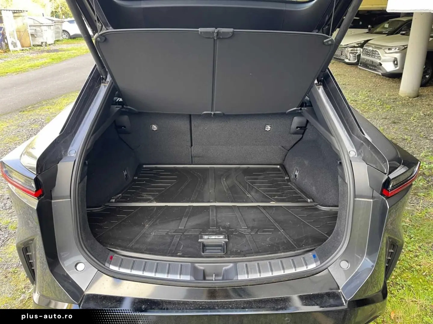 LEXUS RZ 450e Launch Paket  Design-Pak  PANO  LED