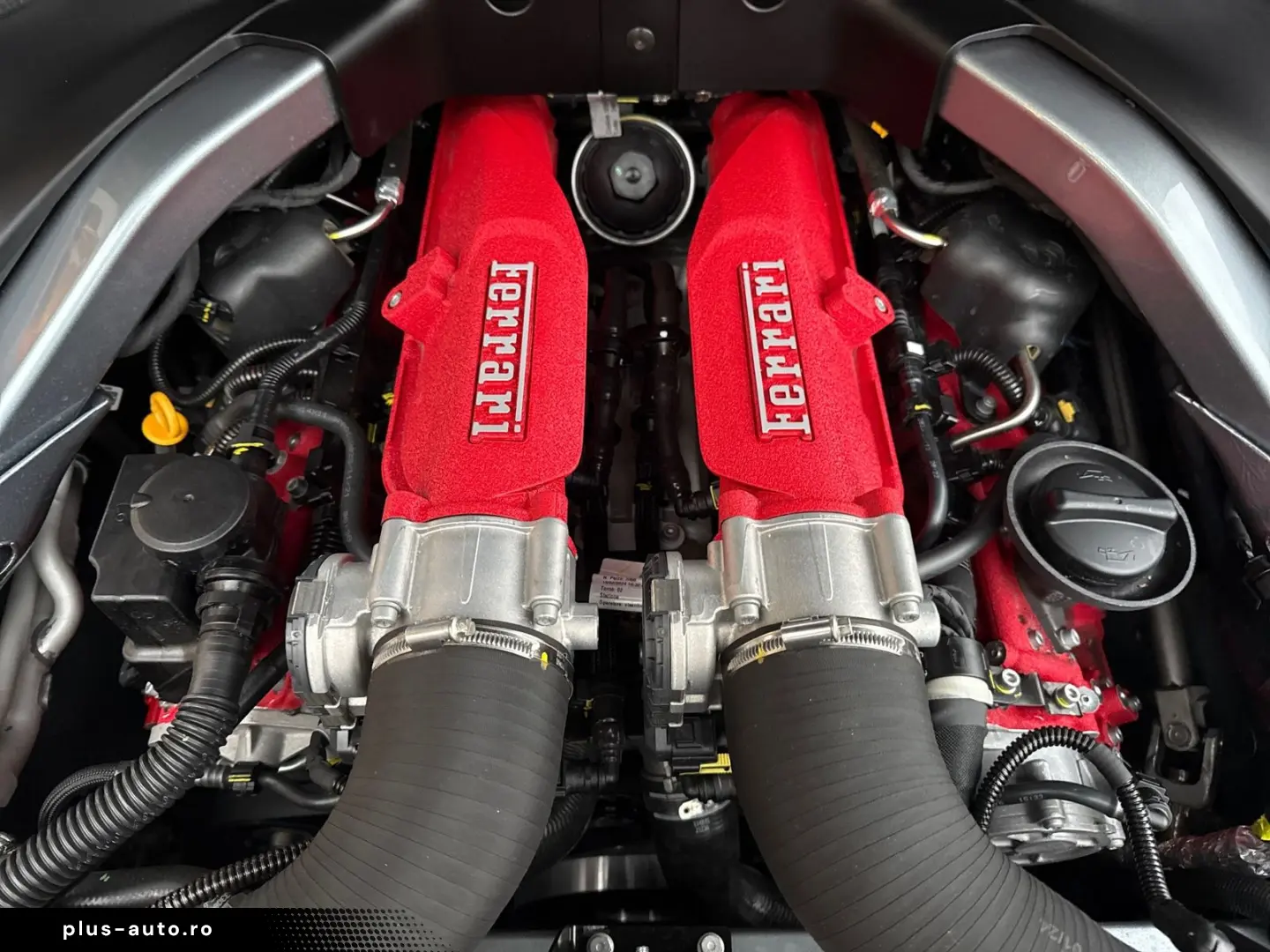 FERRARI Roma Spider  LED-Scheinwerfer 20 Zoll Felge