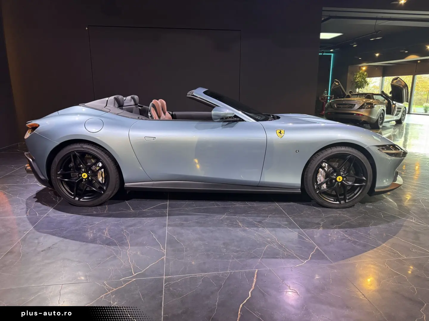 FERRARI Roma Spider Dt. Auto 1. Hand u-frei LED-Lenkrad