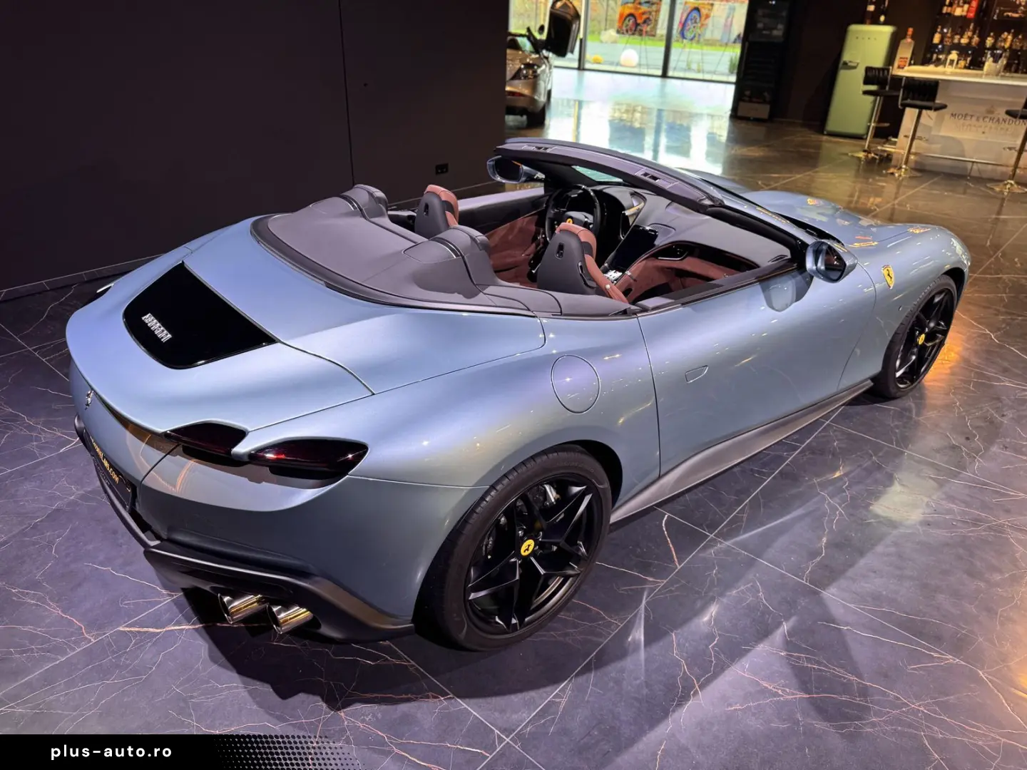 FERRARI Roma Spider Dt. Auto 1. Hand u-frei LED-Lenkrad