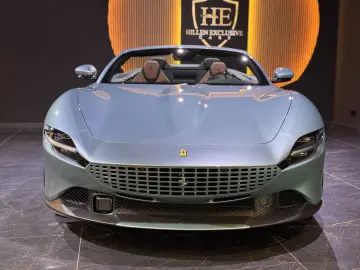 FERRARI Roma Spider Dt. Auto 1. Hand u-frei LED-Lenkrad