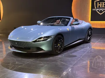 FERRARI Roma Spider Dt. Auto 1. Hand u-frei LED-Lenkrad