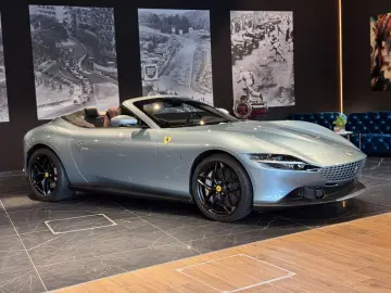 FERRARI Roma Spider Dt. Auto 1. Hand u-frei LED-Lenkrad