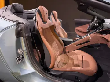 FERRARI Roma Spider Dt. Auto 1. Hand u-frei LED-Lenkrad