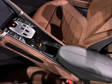 FERRARI Roma Spider Dt. Auto 1. Hand u-frei LED-Lenkrad