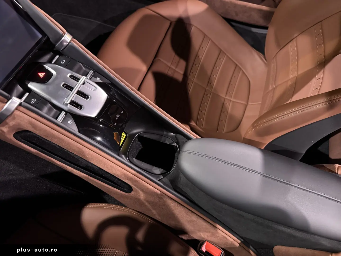 FERRARI Roma Spider Dt. Auto 1. Hand u-frei LED-Lenkrad