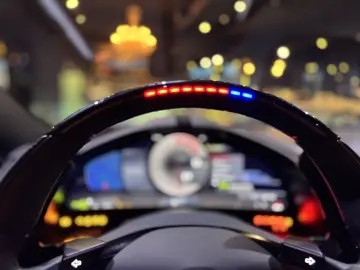 FERRARI Roma Spider Dt. Auto 1. Hand u-frei LED-Lenkrad