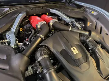 FERRARI Roma Spider Dt. Auto 1. Hand u-frei LED-Lenkrad