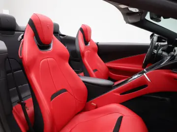 FERRARI Roma Spider - NERO PUROSANGUE - FERRARI HAMBURG