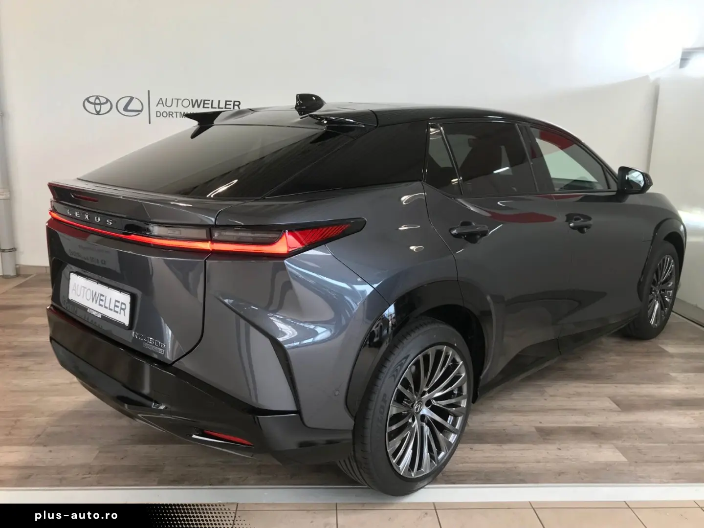 LEXUS RZ450e