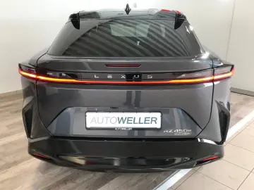 LEXUS RZ450e