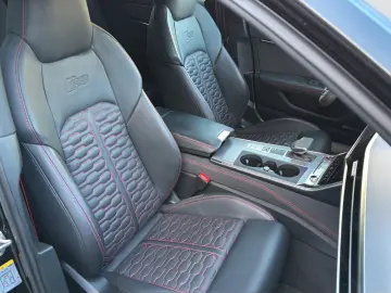 AUDI RS6 Avant 4.0 TFSI quattro 22  Laser B&O Valcona