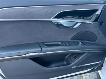 AUDI A8 55 TFSI QUATTRO S-LINE LUFTFEDER