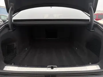 AUDI A8 55 TFSI quattro PANO STAHZG B&O HUD ASSIST