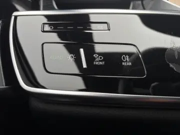 AUDI A8 55 TFSI quattro PANO STAHZG B&O HUD ASSIST