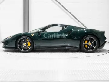 FERRARI 296 GTS -LIFT-VERDE BRITISH-VOLL-CARBON INT EXT-