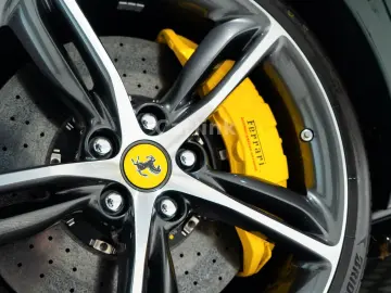 FERRARI 296 GTS -LIFT-VERDE BRITISH-VOLL-CARBON INT EXT-