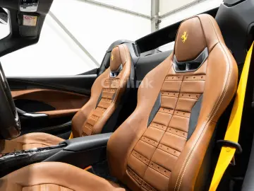 FERRARI 296 GTS -LIFT-VERDE BRITISH-VOLL-CARBON INT EXT-