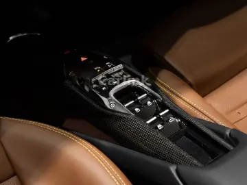 FERRARI 296 GTS -LIFT-VERDE BRITISH-VOLL-CARBON INT EXT-