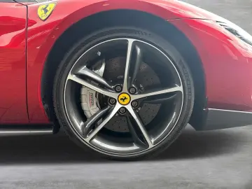 FERRARI 296 GTB 145.000€ an Optionals