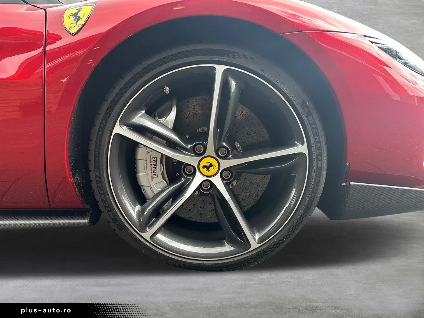 FERRARI 296 GTB 145.000€ an Optionals