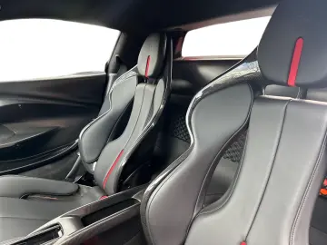 FERRARI 296 GTB 145.000€ an Optionals